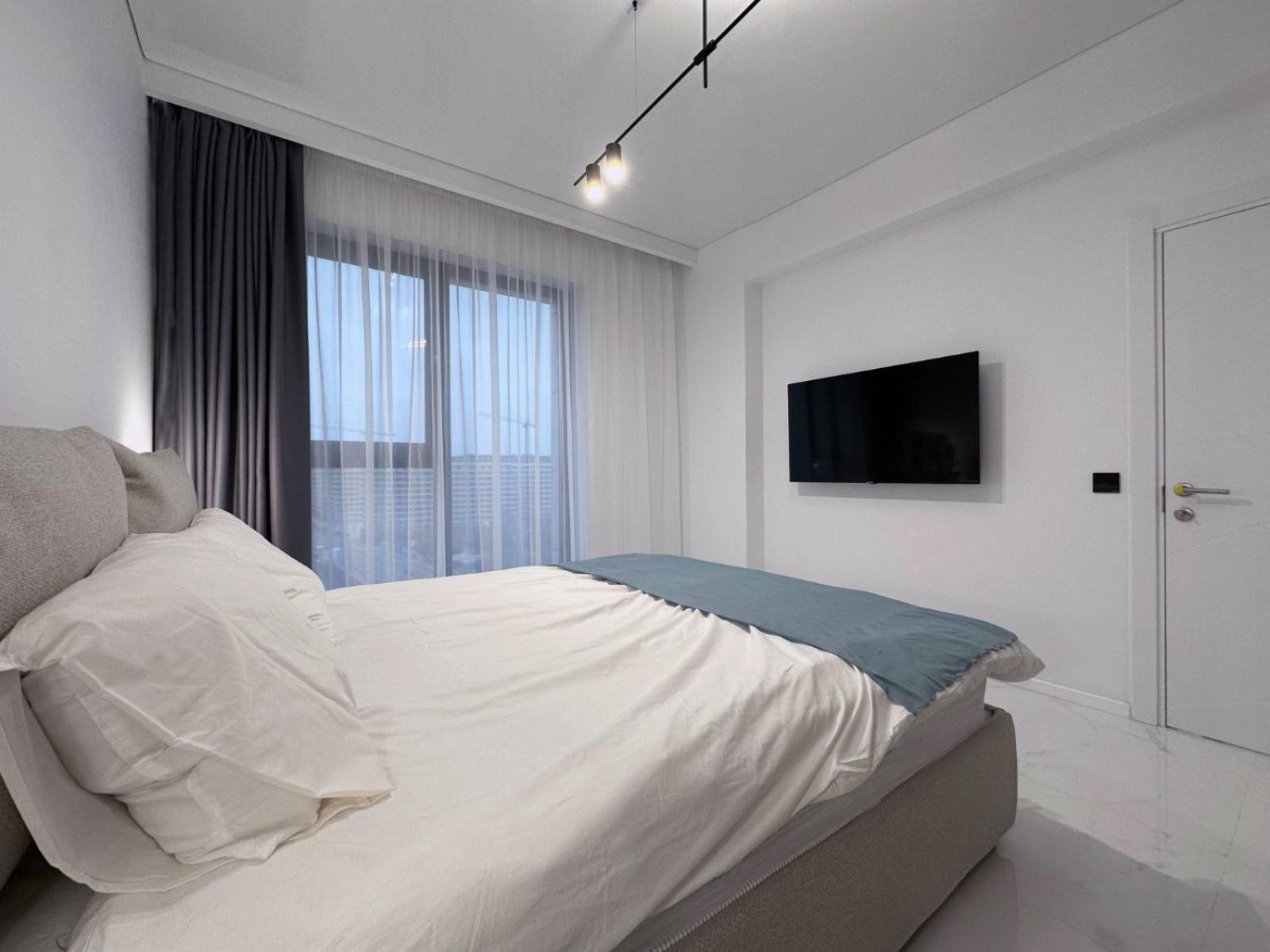 Koya Tower By The Lake Apartments Mamaia Exterior photo